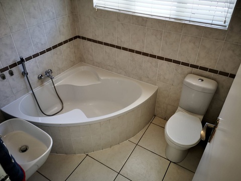 Suidersee Apartment 16 - Bathroom 